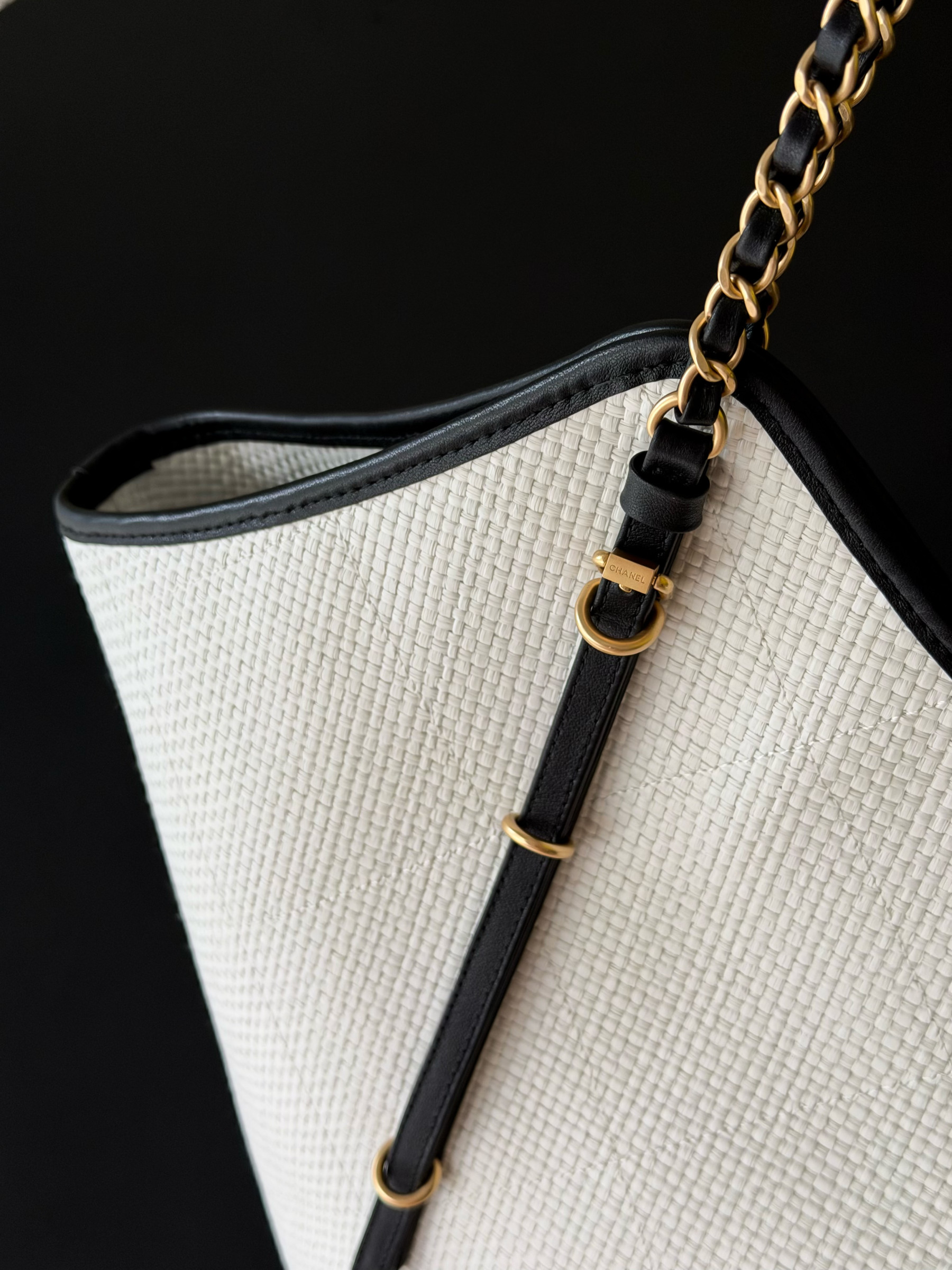 Chanel Maxi Shopping Bag AS5463 36 x 59 x 13cm