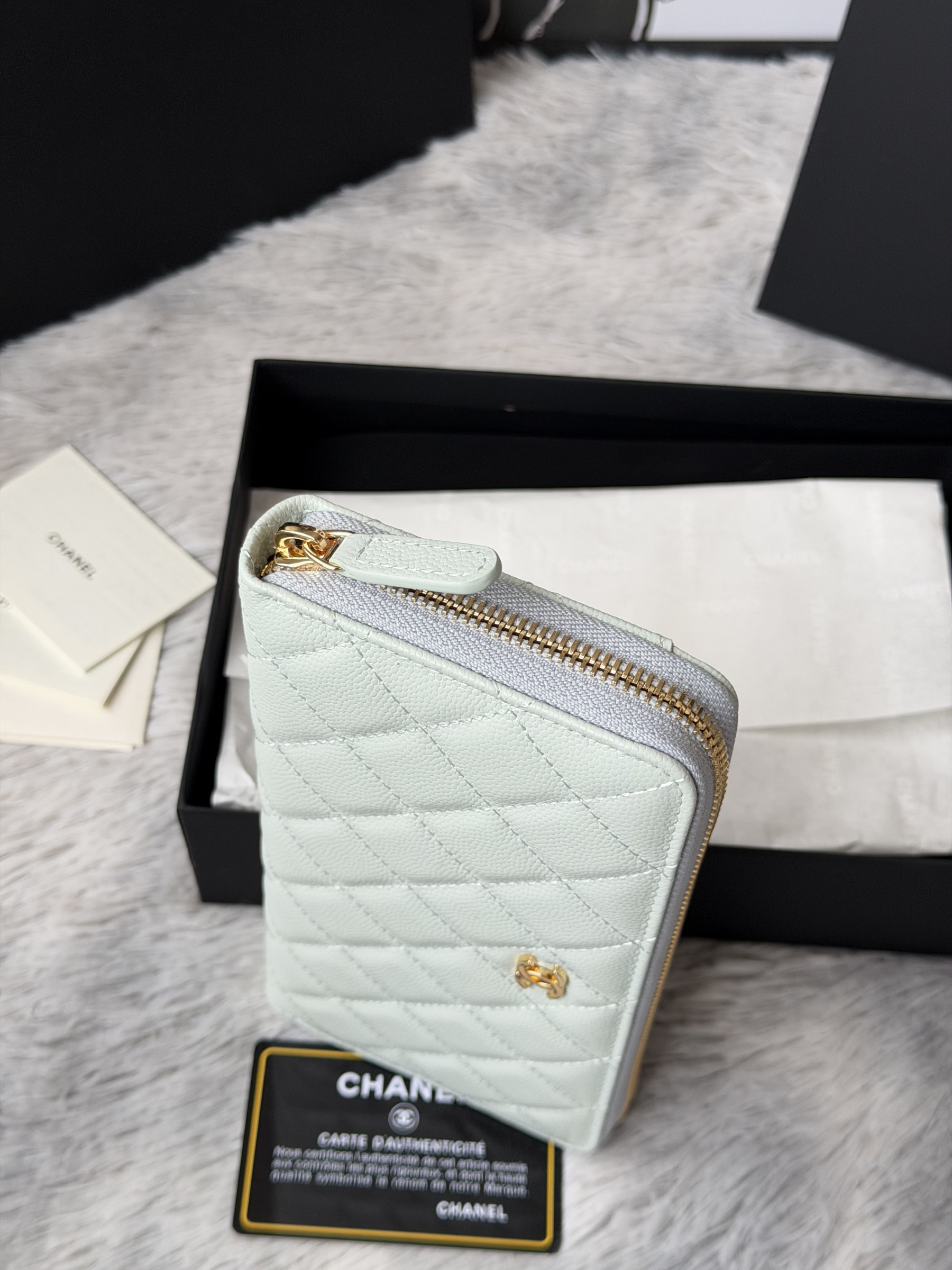 Chanel Zip Around Wallet 80758 10x19x3cm