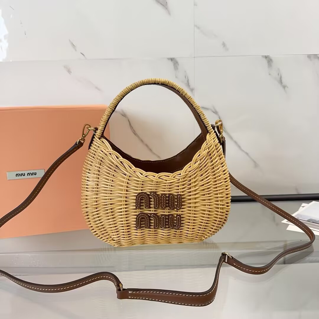 Miu Miu Wander Wicker Handbag 20x17x6cm