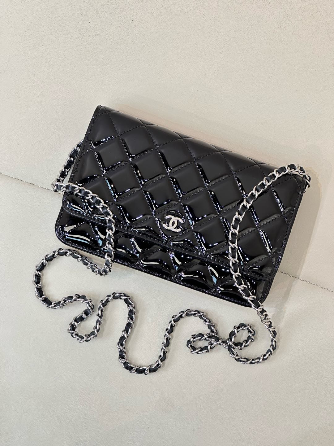 CHANEL WOC CLASSIC WALLET ON CHAIN 13x19x3cm