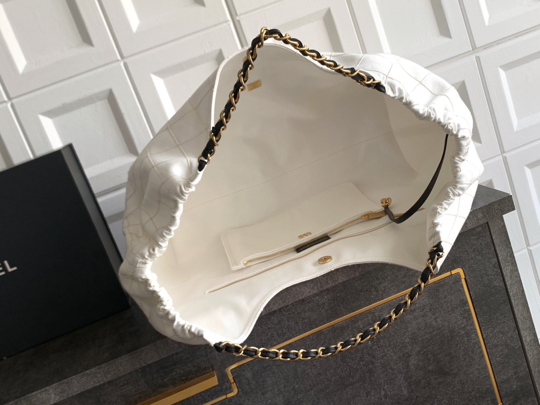 Chanel Small Shopping Bag AS6191 20x43x17cm