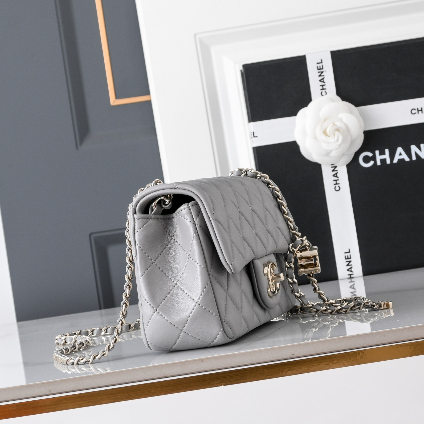 Chanel Classic Flap Handbag CF AS5759 20x13x7cm