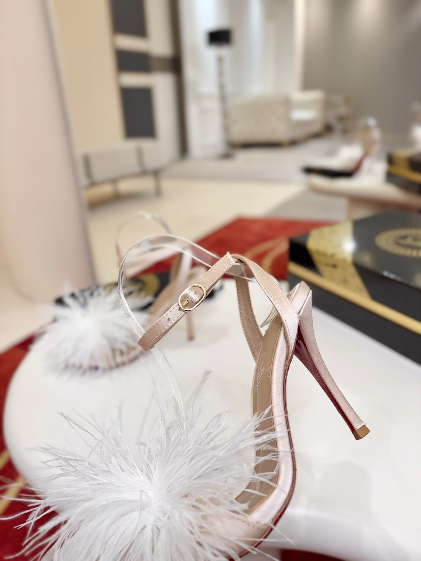 ua Chr1st1an louboutin patapompom sandals