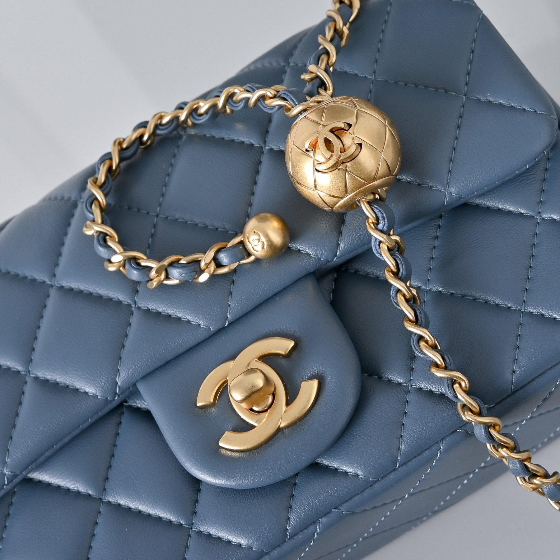 Chanel Flap Bag AS1787 20x13x7cm