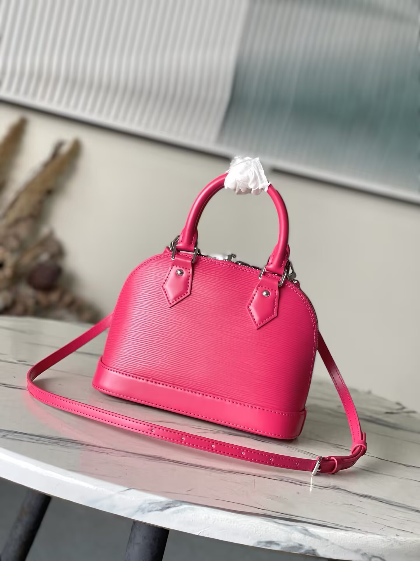 LV Alma BB M28902 23.5x17.5x11.5cm
