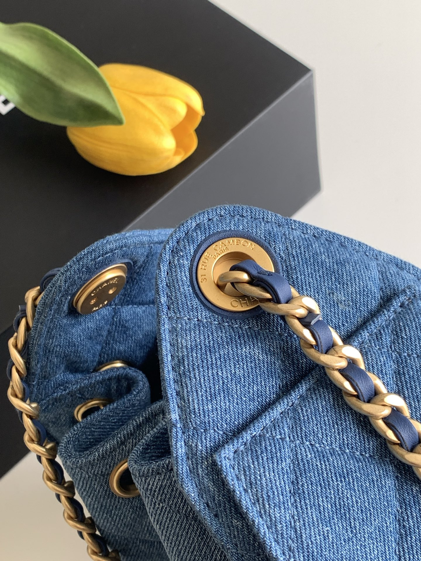 CHANEL 25C Bucket Bag 20x22x12.5cm