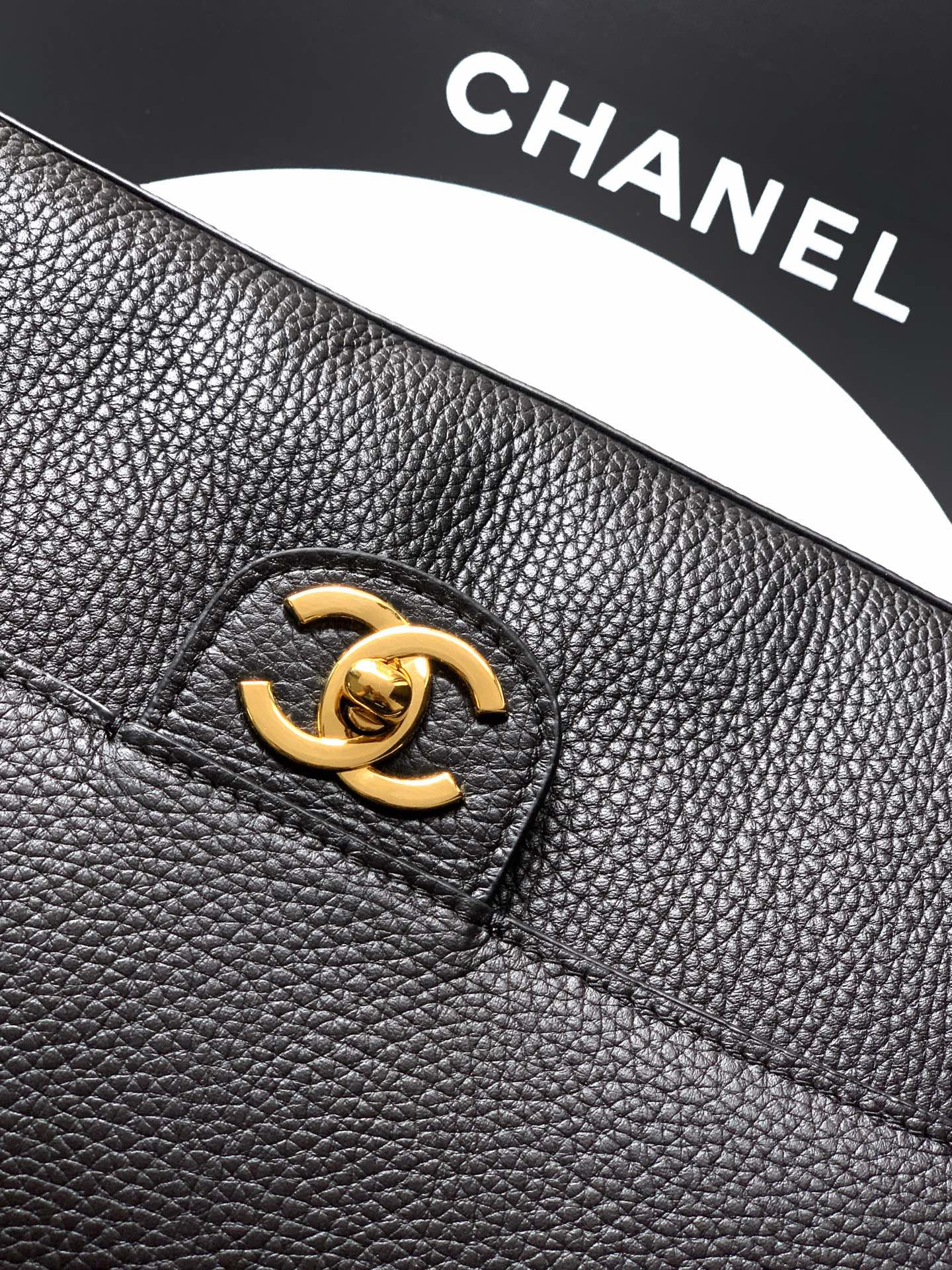 Chanel Maxi Flapbag AS6231 19.5x32x10cm