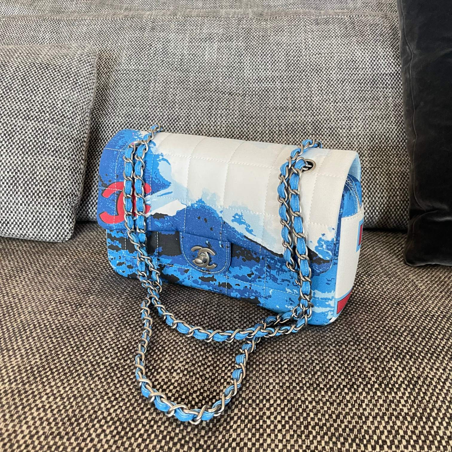 Chanel Surf Line Flap Bag 25x15x6cm