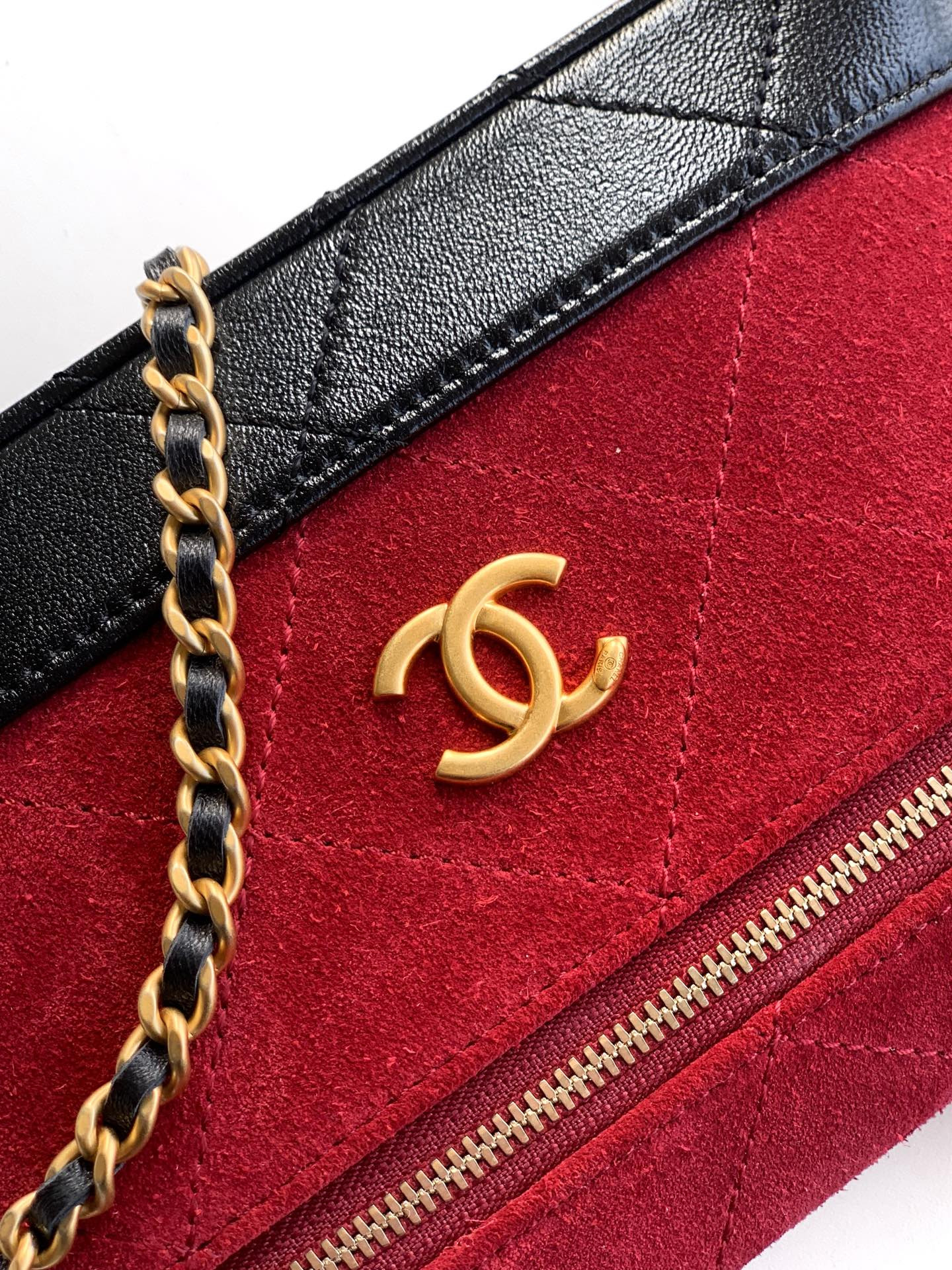 Chanel Vanity with Chain AP5186 17x19.5x5cm