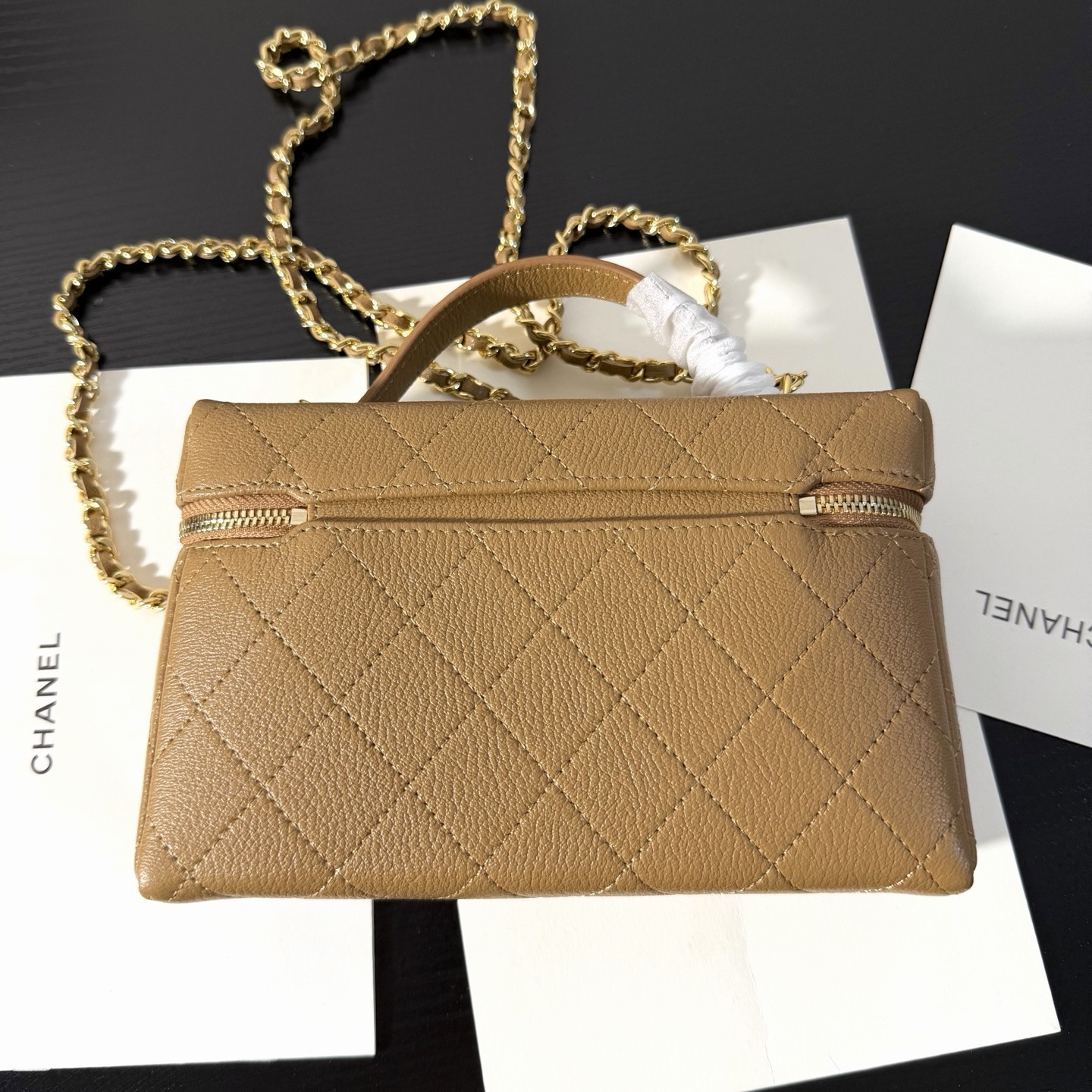 CHANEL Classic Vanity with chain Handbag 17x19.5x5cm