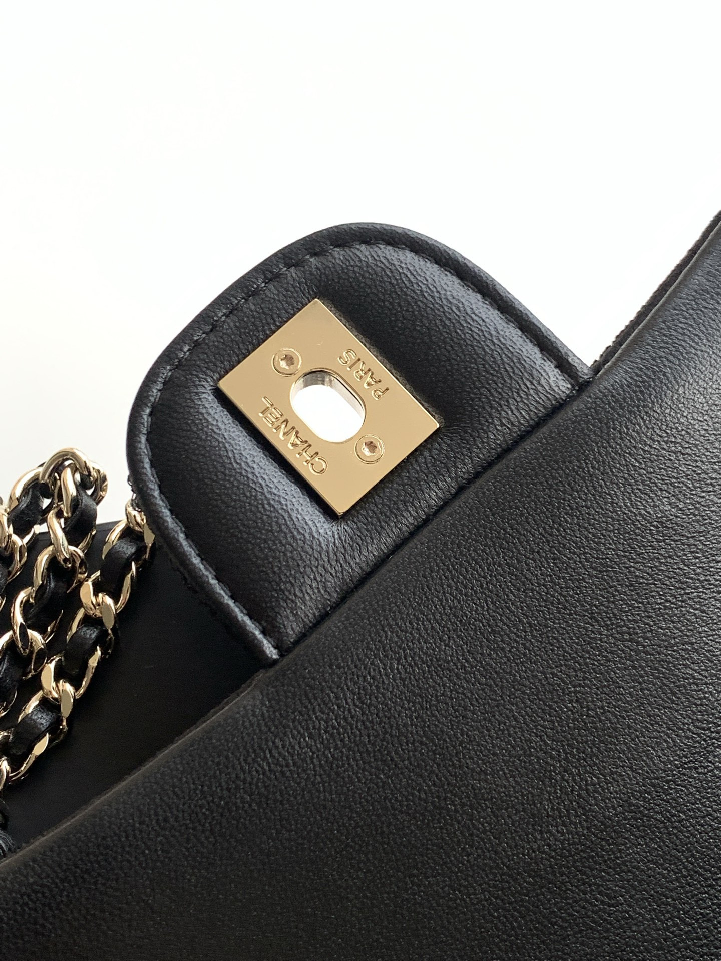 Chanel Flap Bag AS4561 14x21x8cm