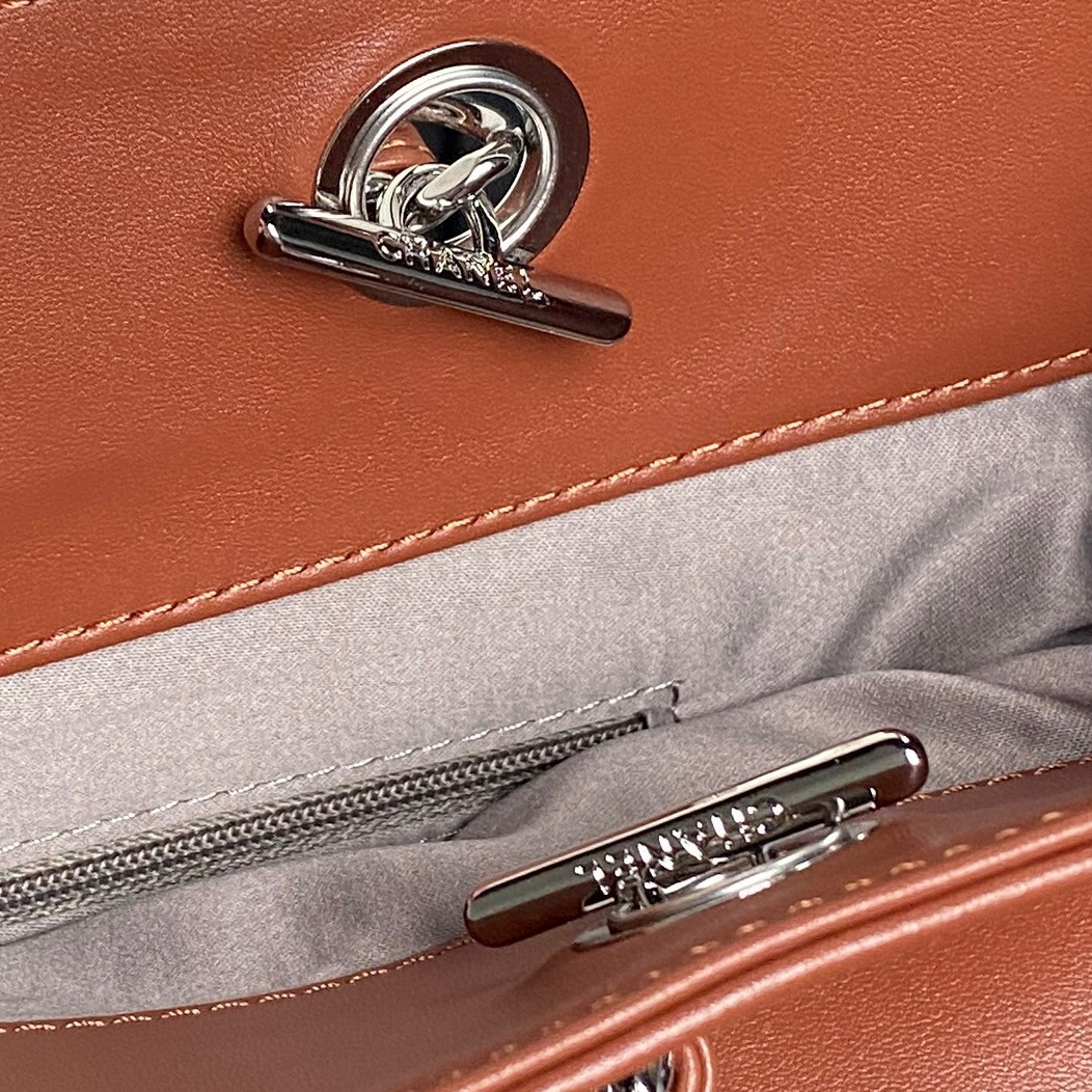 Chanel Vintage Graffiti Expandable Tote Bag AS9903 38x33cm