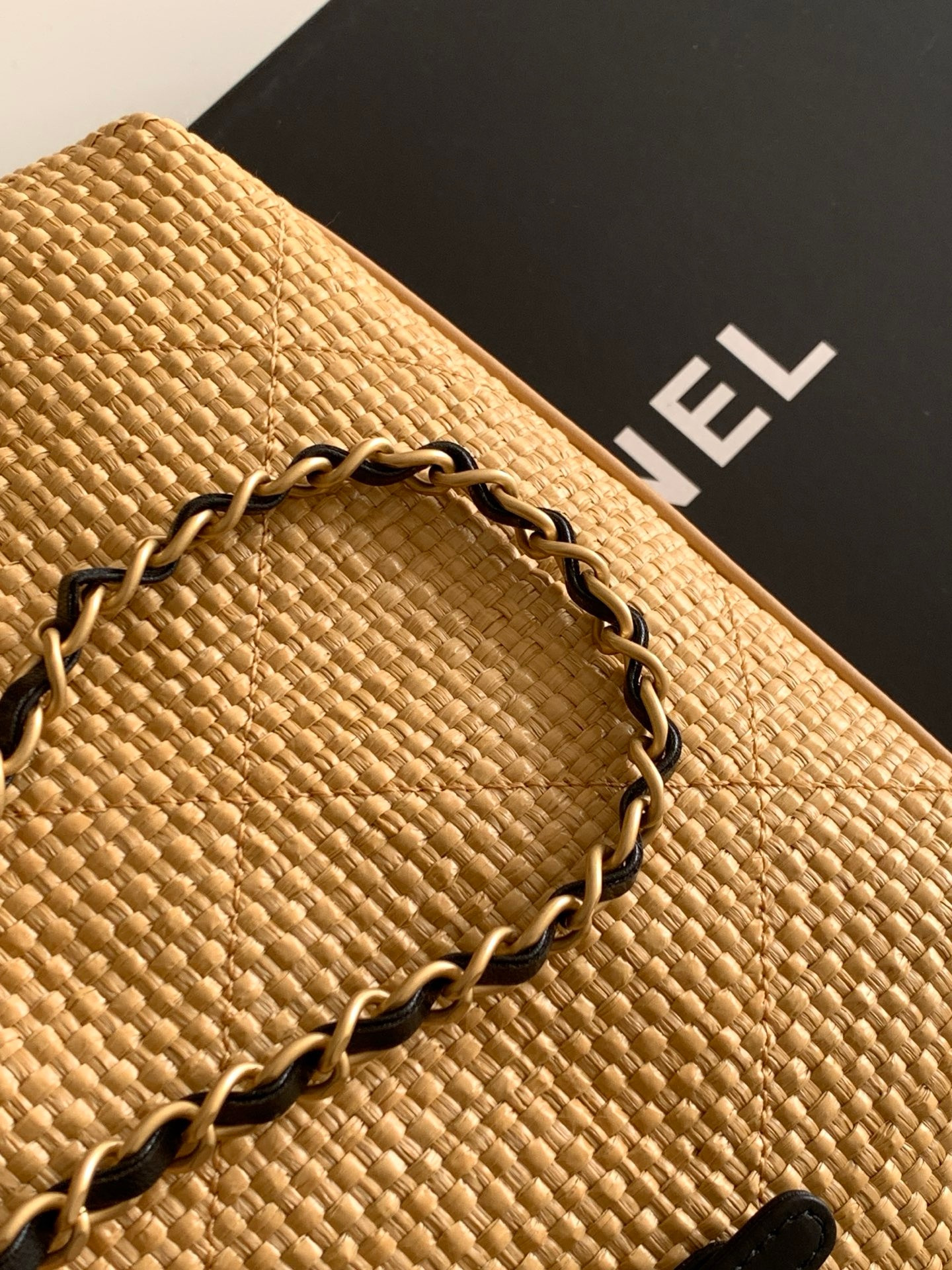 Chanel Shopping Bag AS6015 20x28x7cm