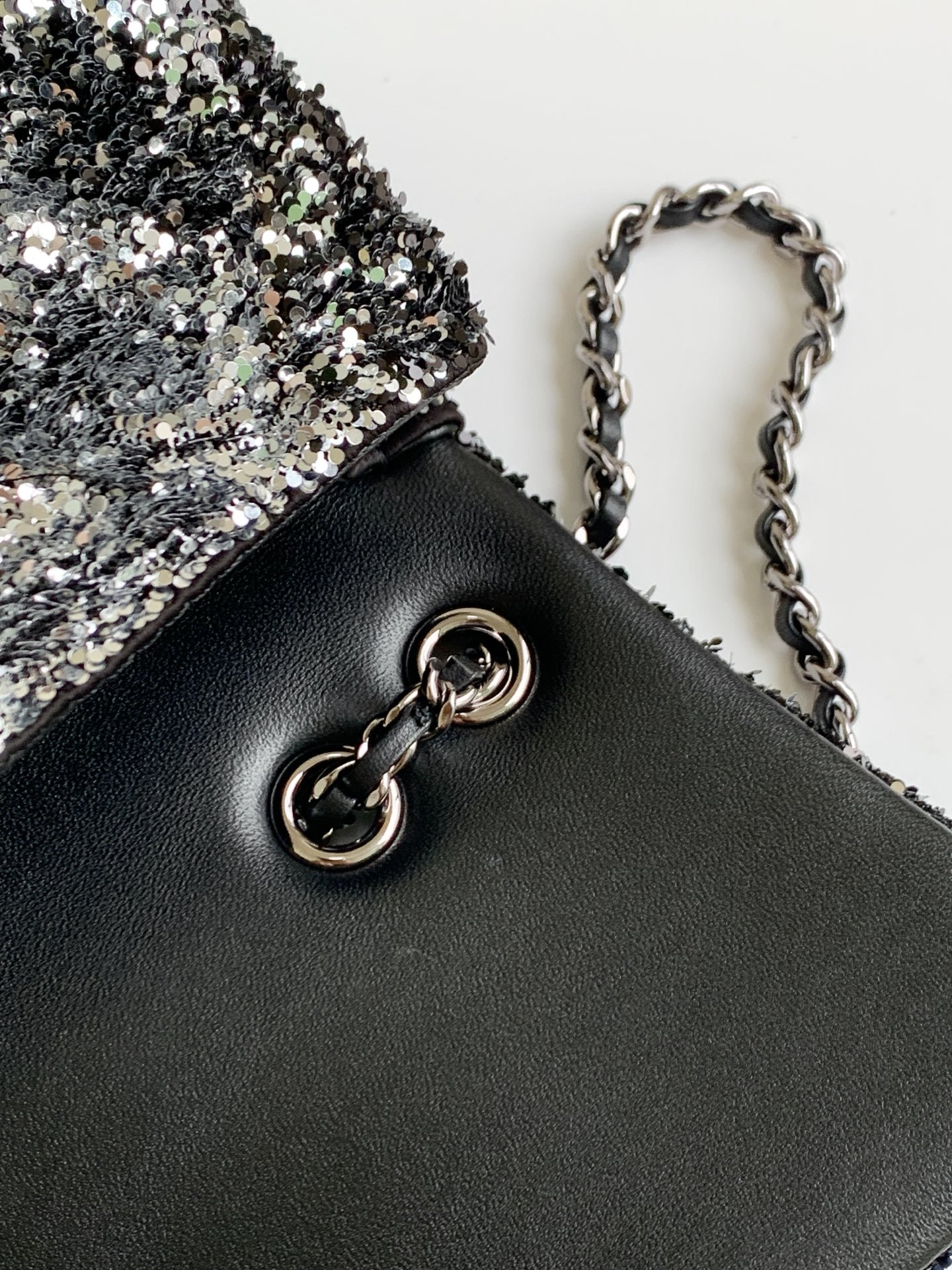 Chanel Flap Bag 21x14x8cm