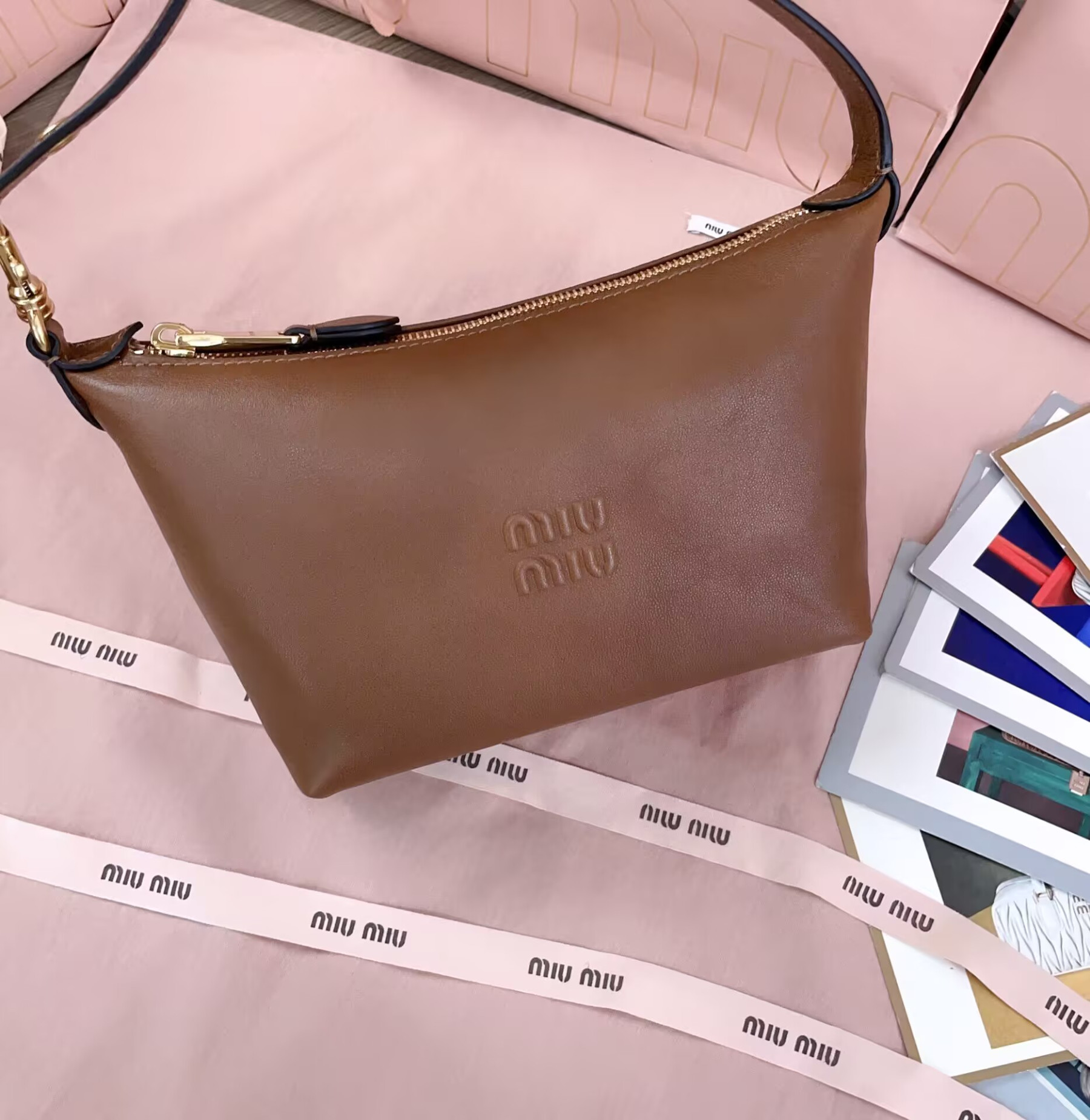 MIU MIU Naplak pouch 14x18.5x10cm