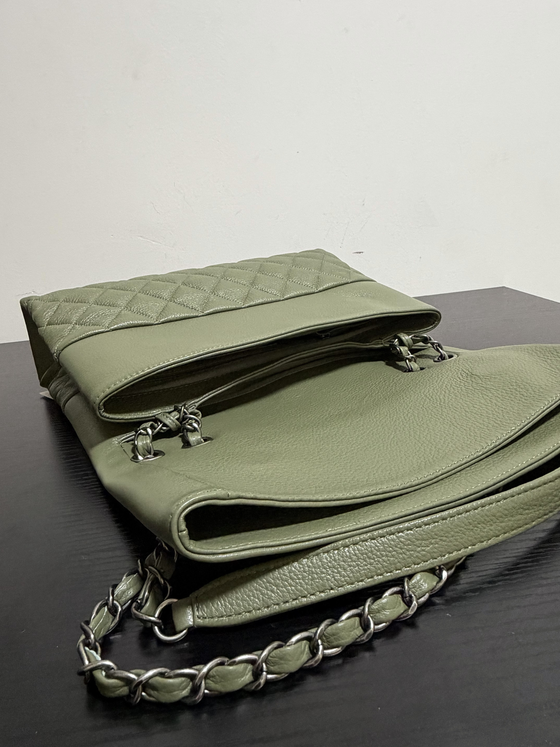 Chanel Hampton Flap Handbag AS7095 32x19x7.5cm