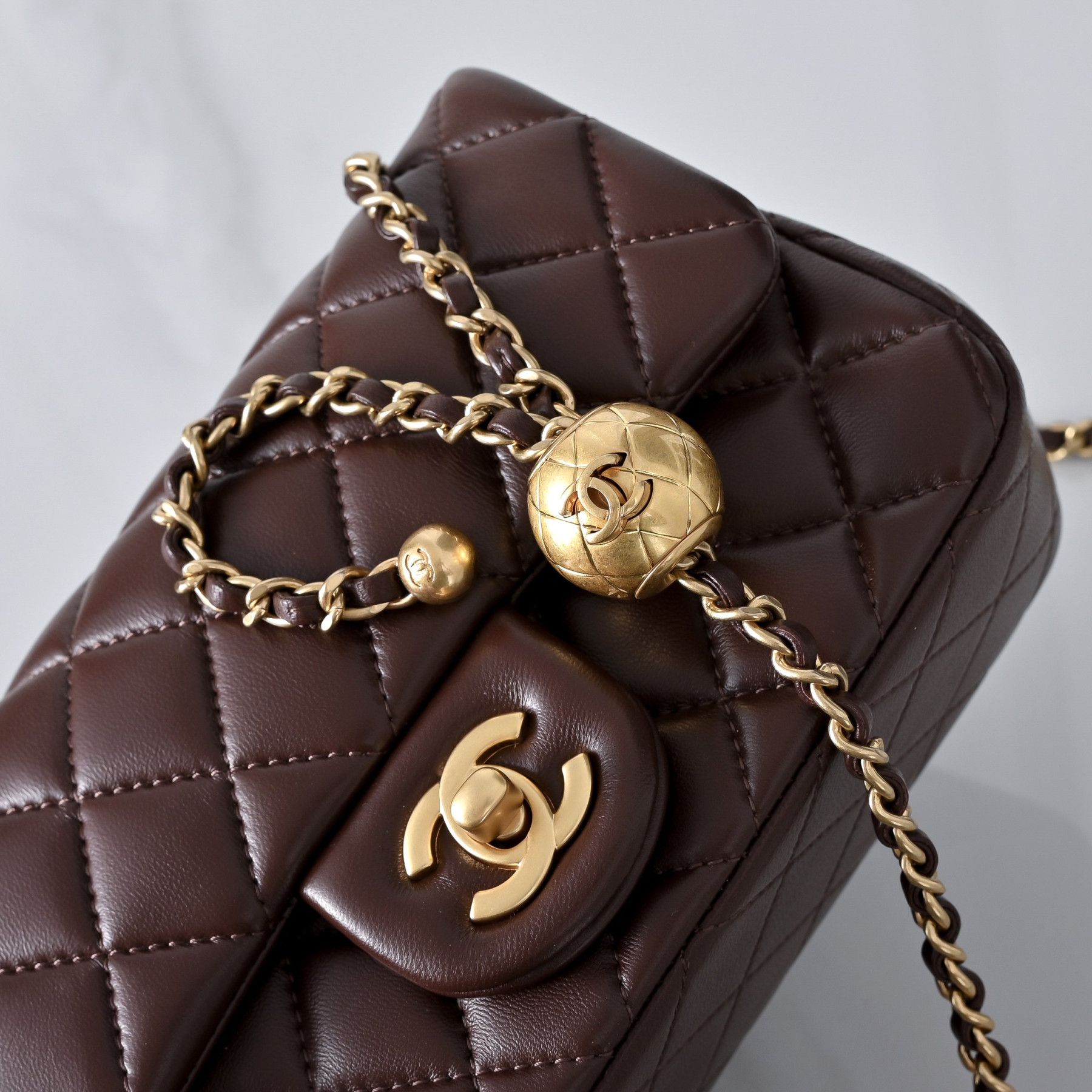 Chanel Flap Bag Brown AS1787 20x13x7cm