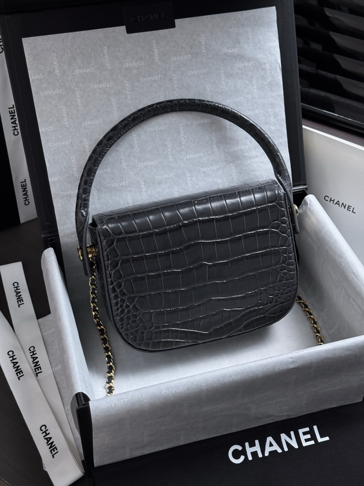 Chanel Mini Flap Bag With Handle AS6424 14.5x19.5x5cm