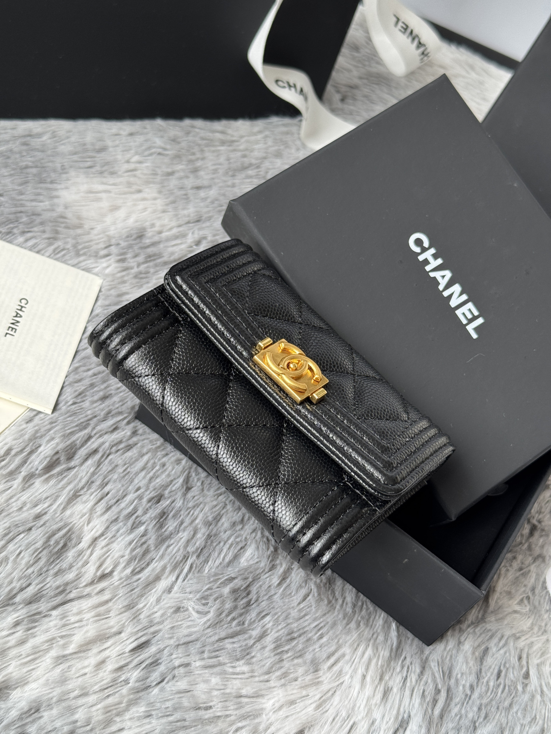 Chanel BOY CHANEL Flap Card Holder A80603 7.5x11.3x2.1cm