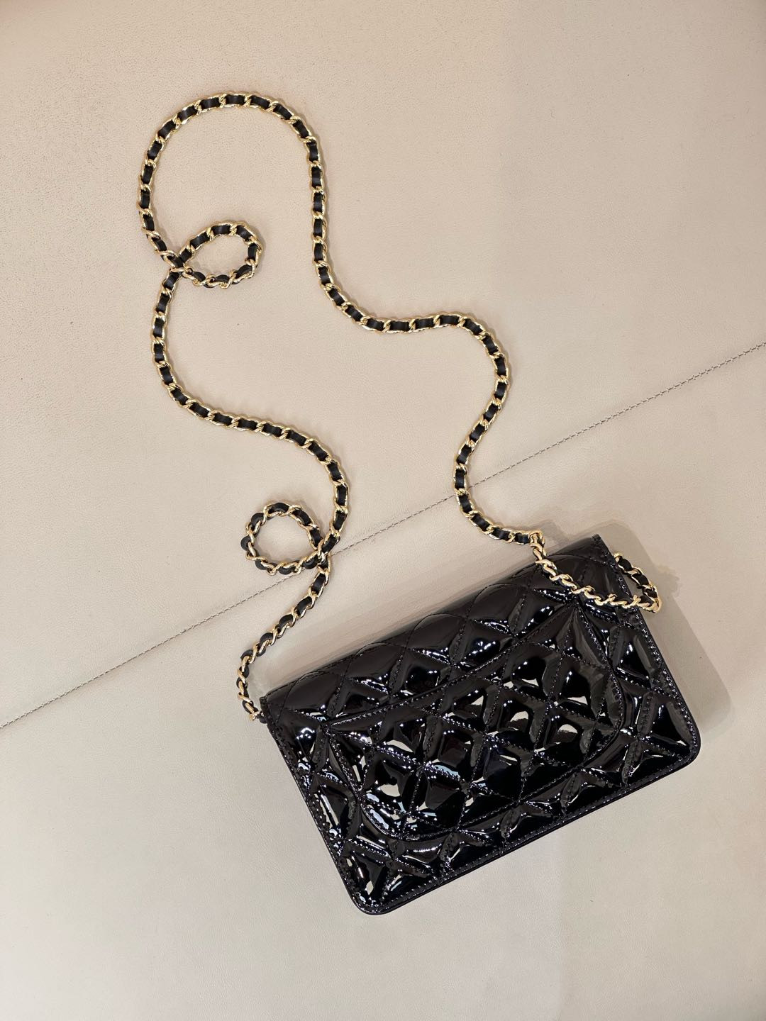 CHANEL WOC CLASSIC WALLET ON CHAIN 13x19x3cm