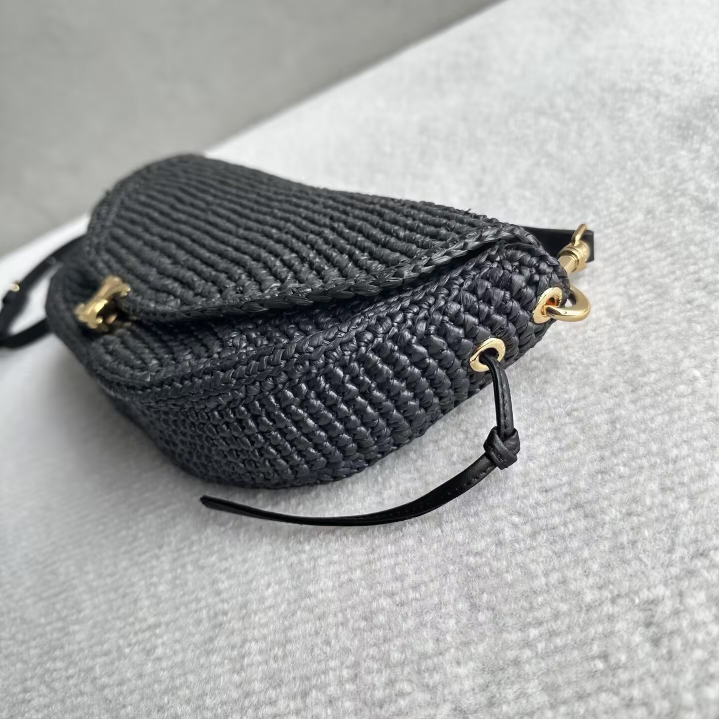 CELINE LITTLE HALFMOON SOFT TRIOMPHE IN Raffia 28.5x6x14cm