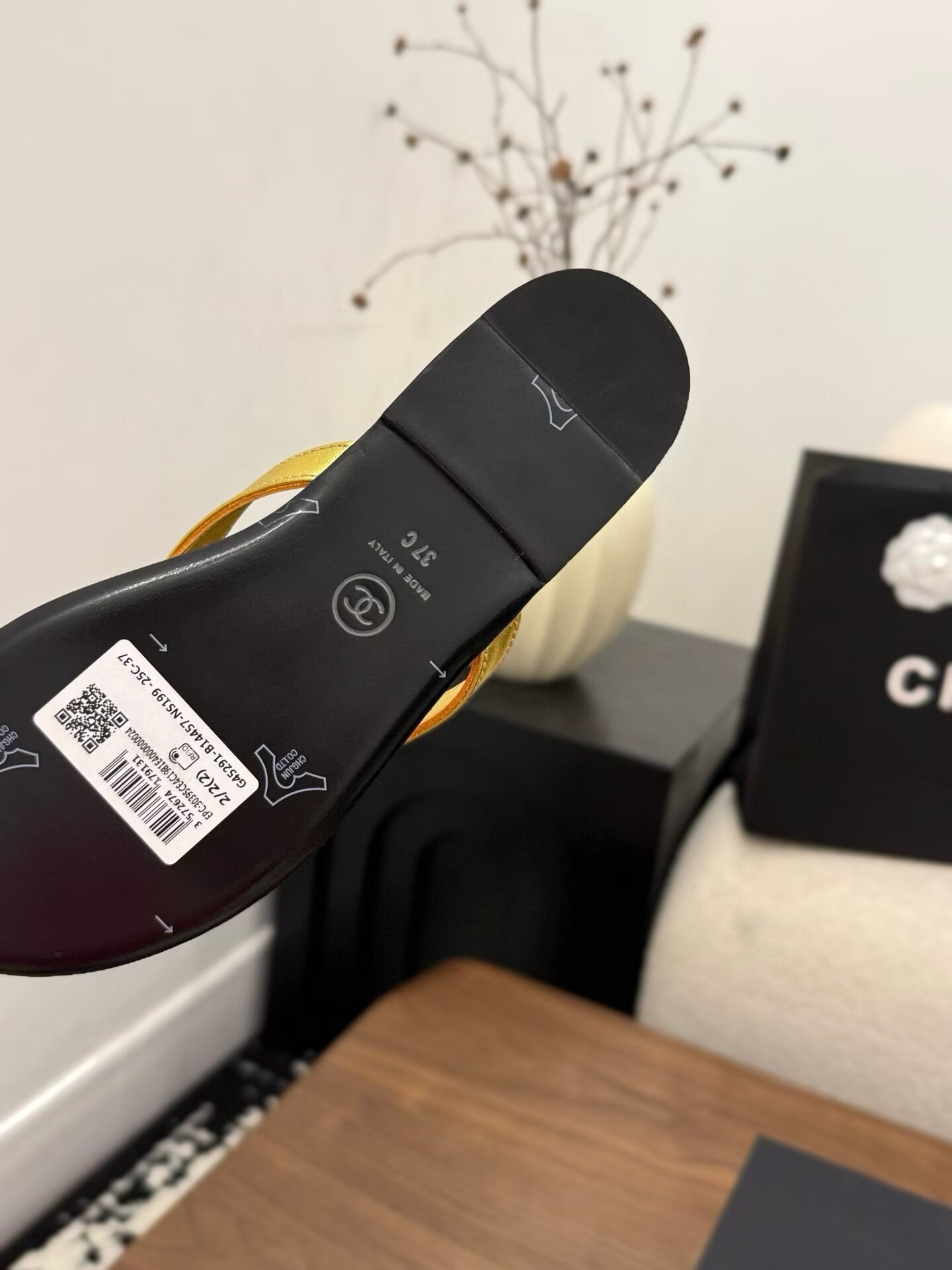 UA Chanel Slides