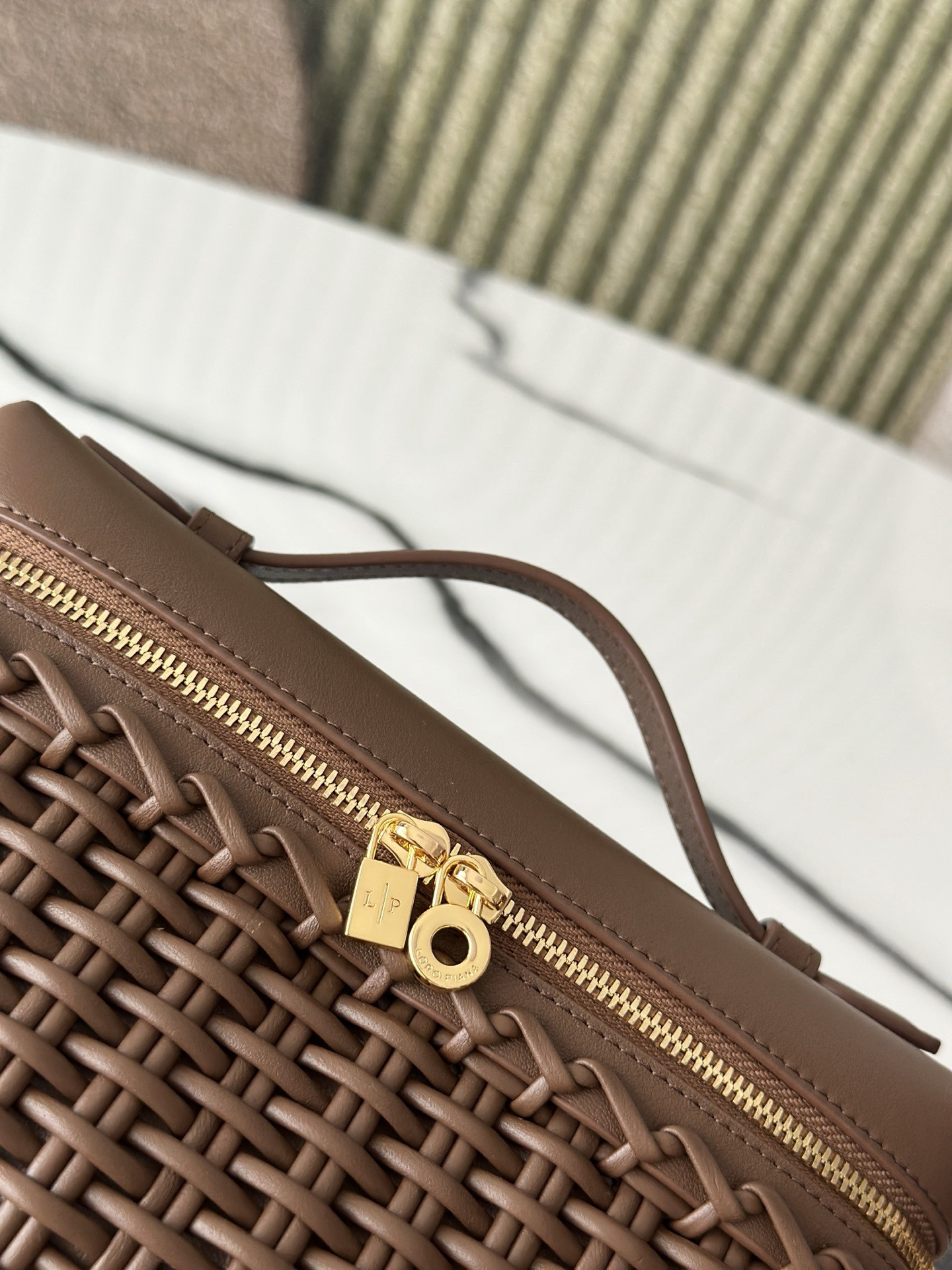 Loro Piana Extra Pocket L19 19 x 11.5 x 7cm