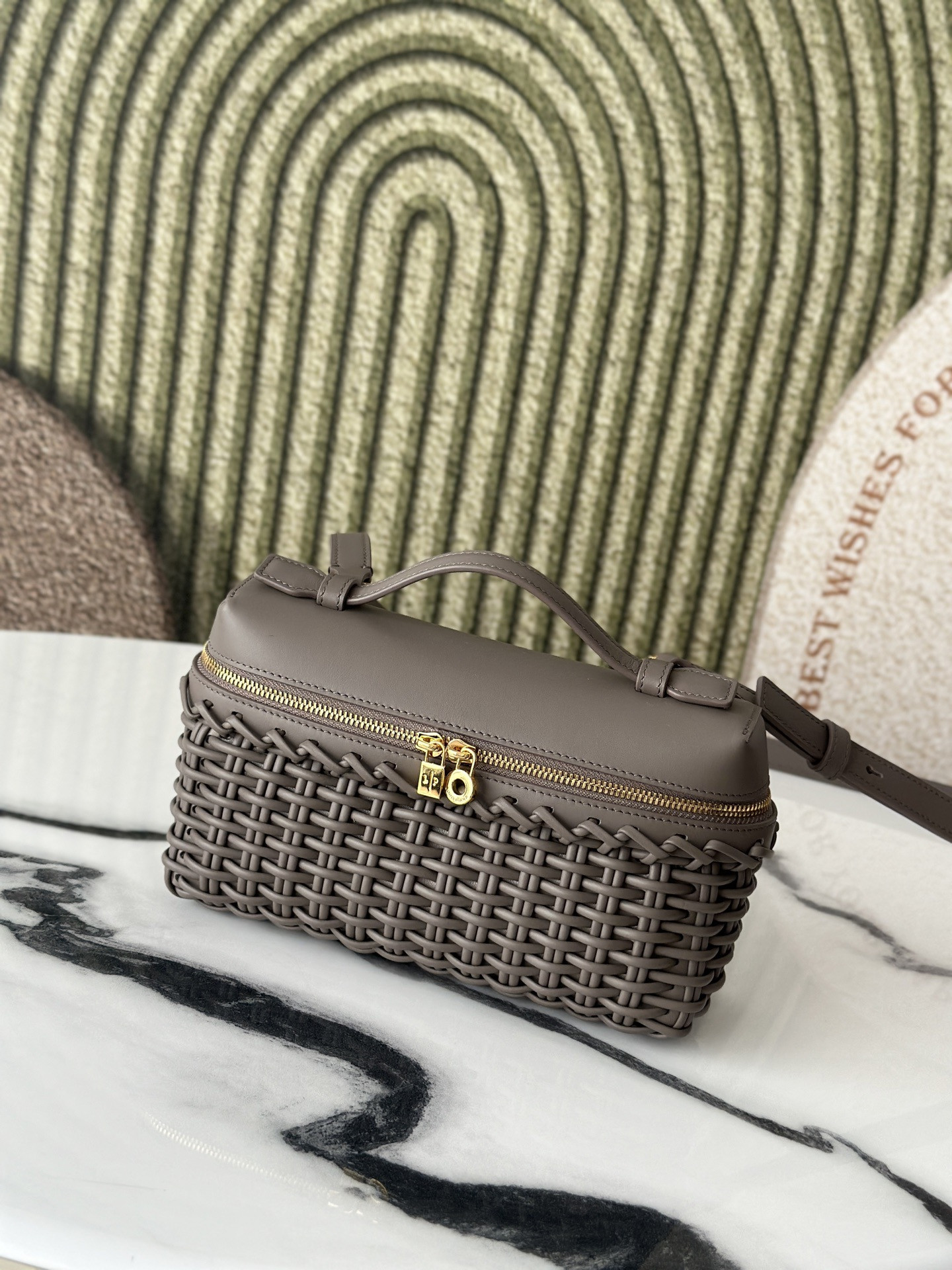 Loro Piana Extra Pocket L19 19 x 11.5 x 7cm