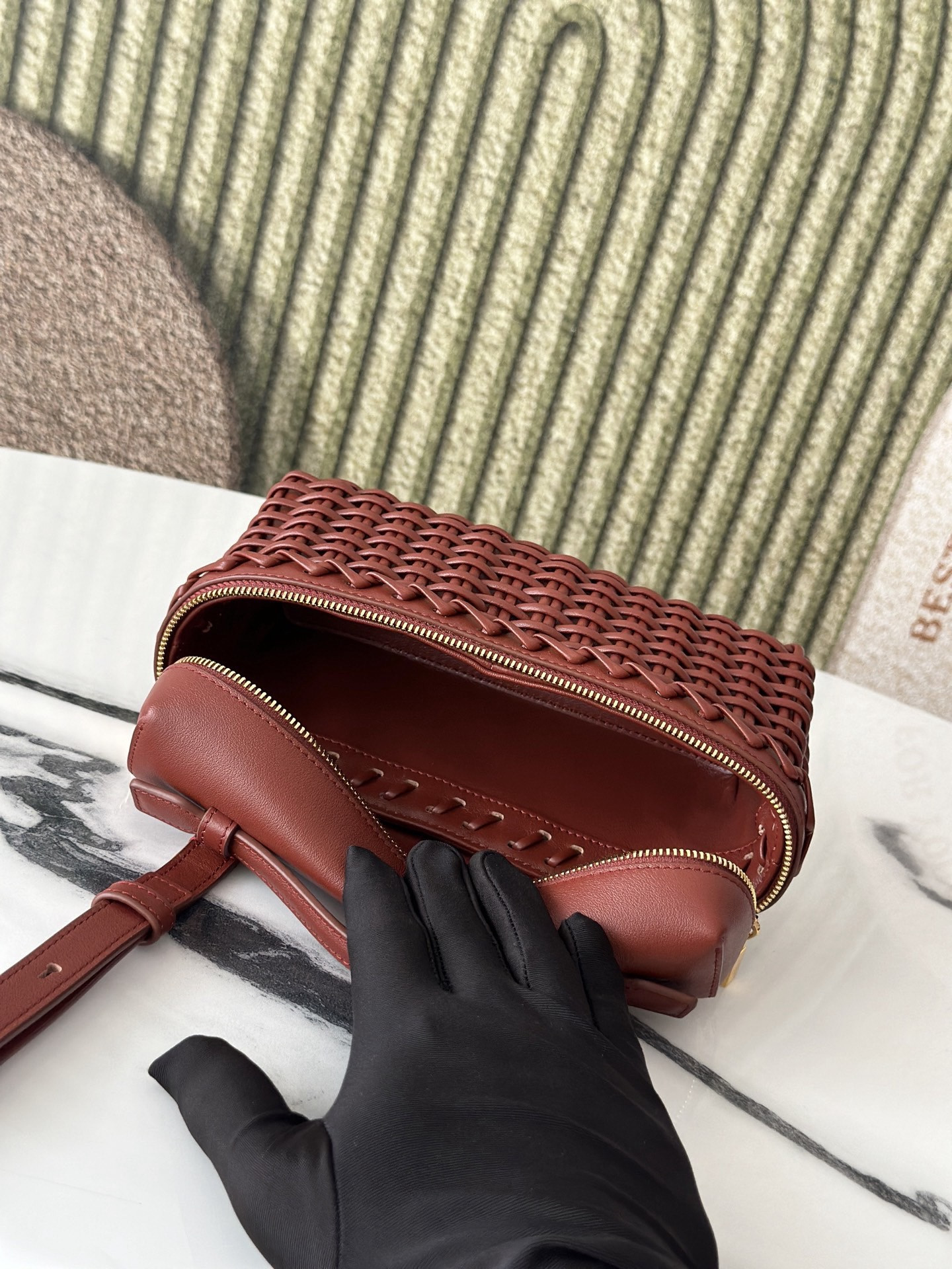 Loro Piana Extra Pocket L19 19 x 11.5 x 7cm