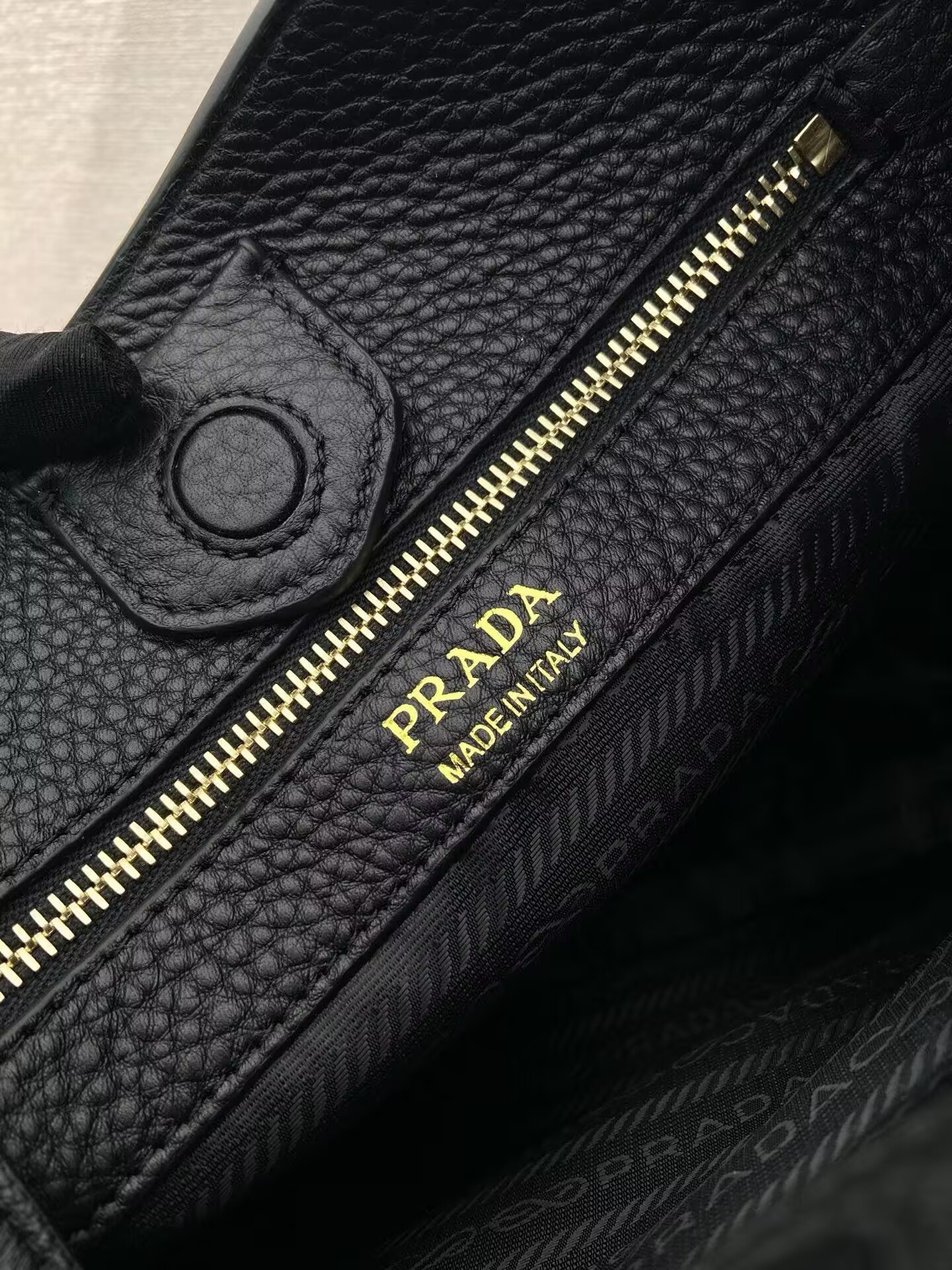 Prada Medium Leather Bag 26X28X11cm