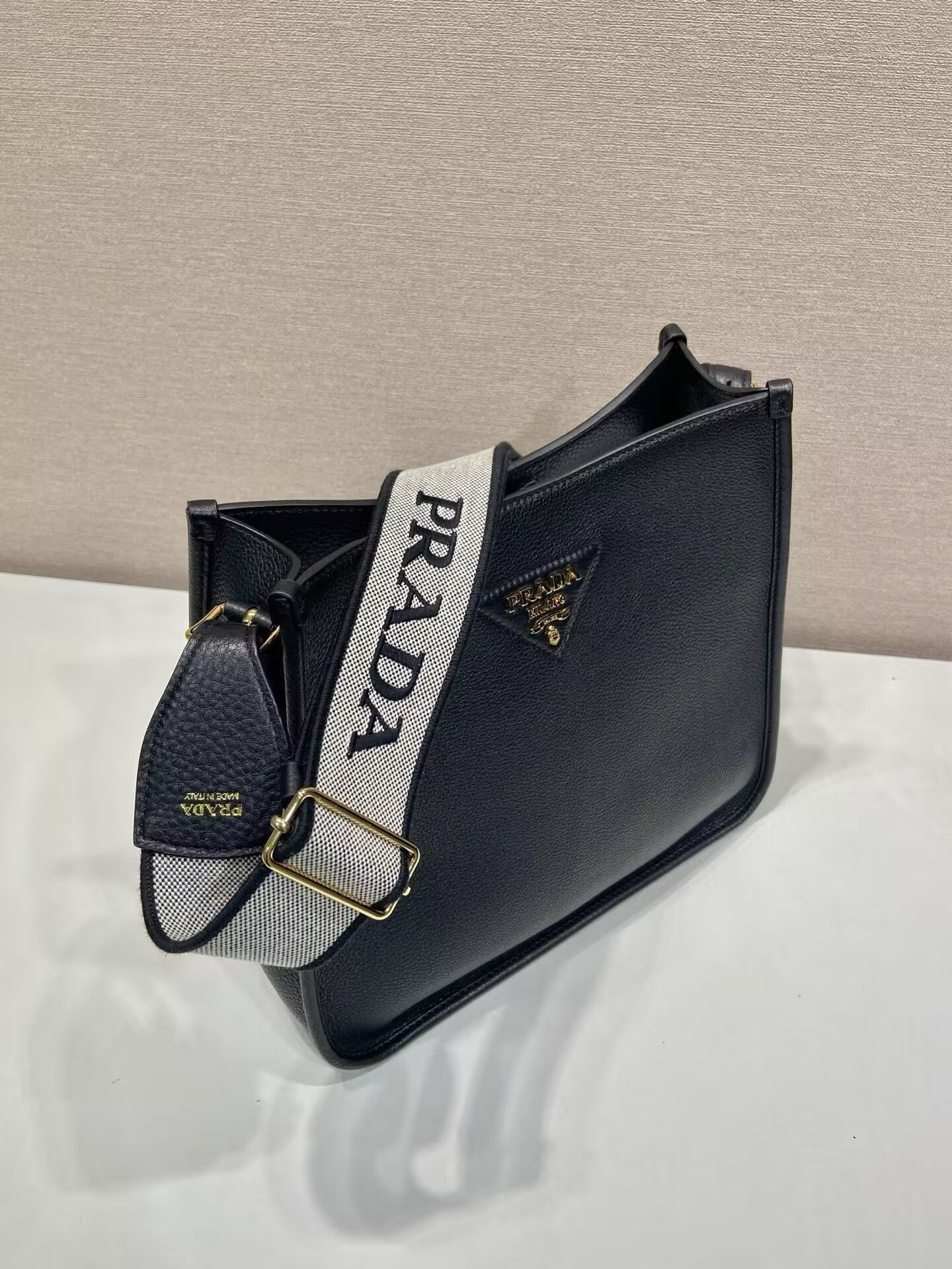 Prada Medium Leather Bag 26X28X11cm