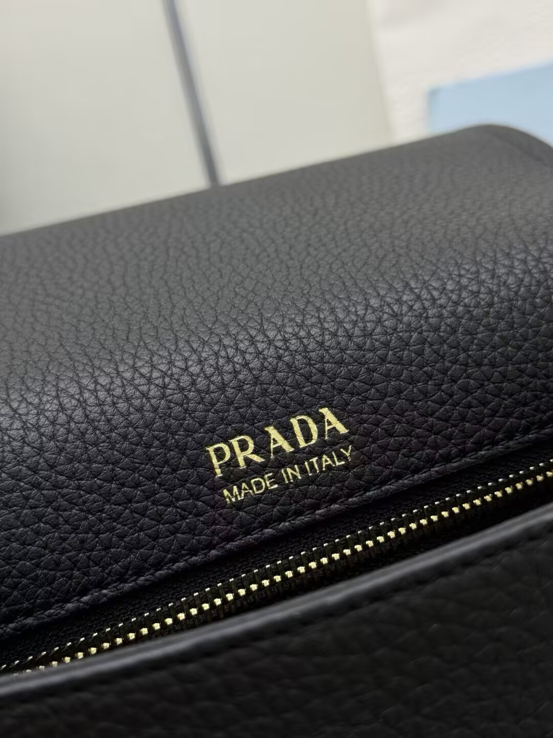 Prada Leather Shoulder Bag 15.5x23x9cm