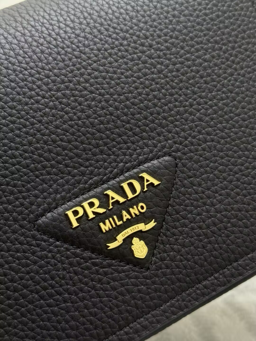 Prada Leather Shoulder Bag 15.5x23x9cm