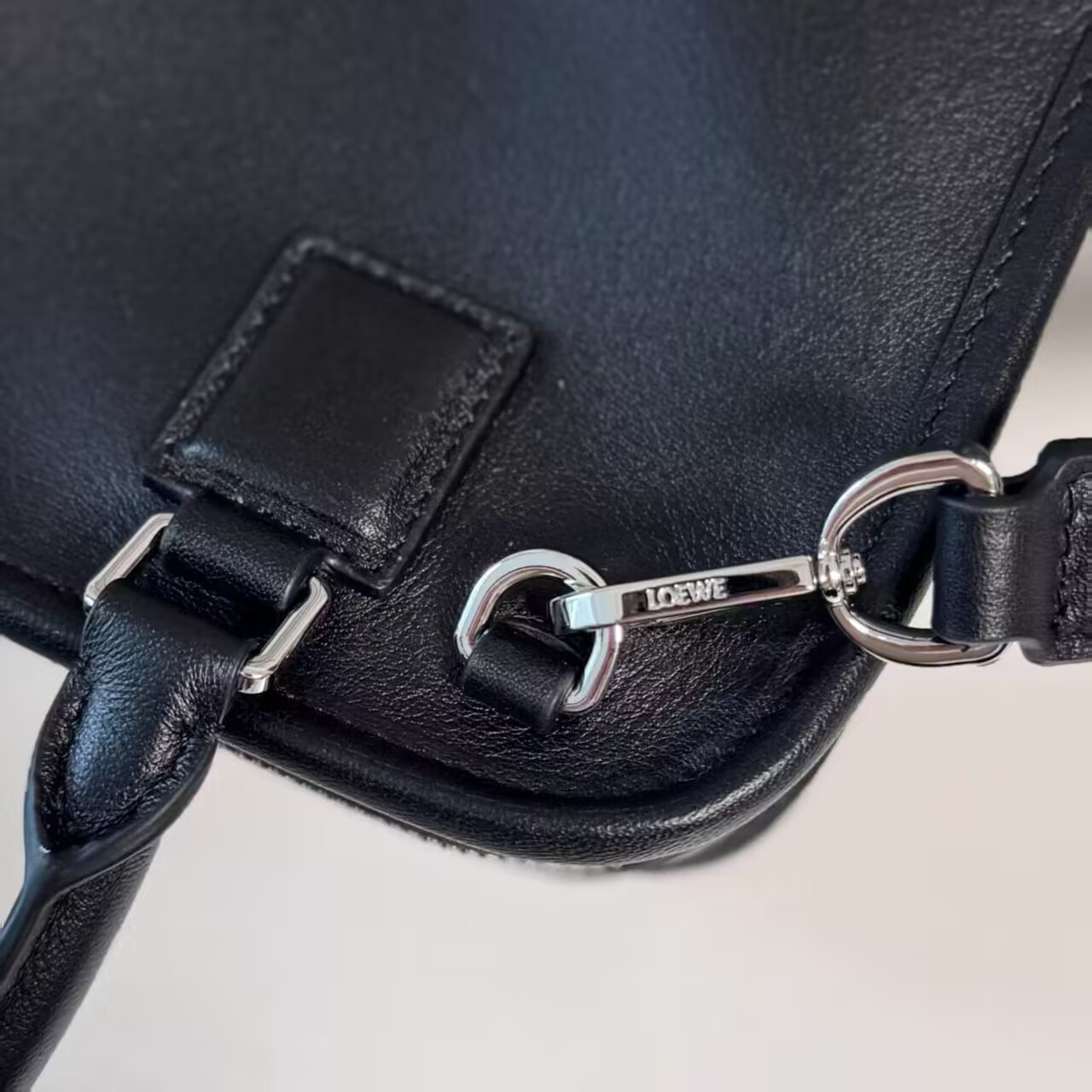 Loewe Small Amazona 180 Bag 24.5x10x18.5cm