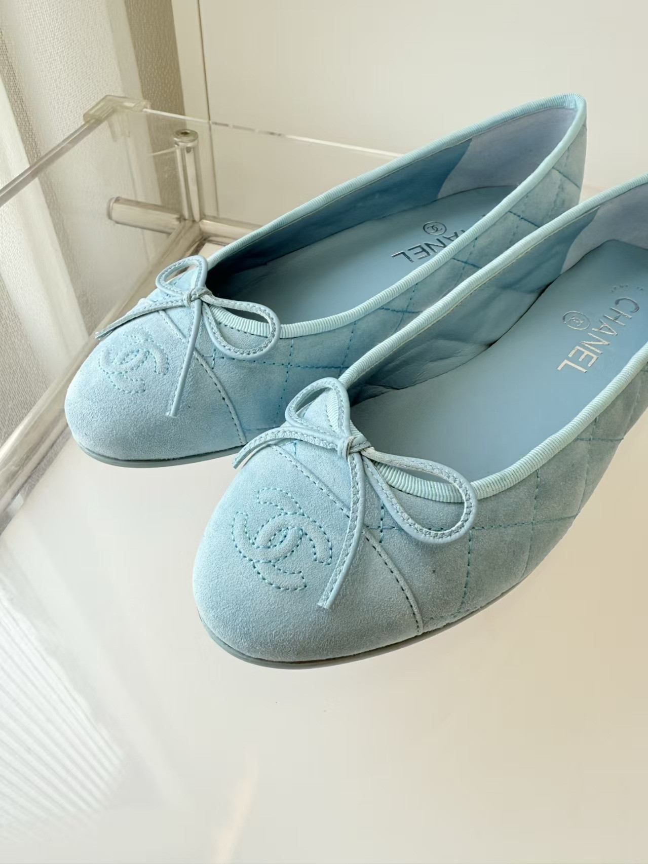 ua Ch**el ballet flats