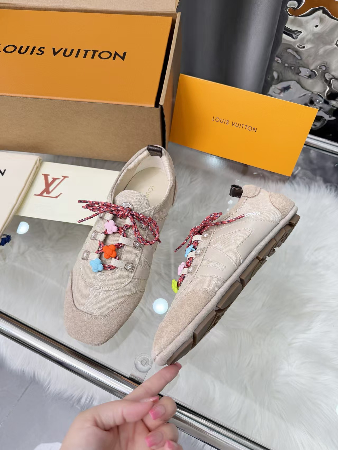 UA LV Sneaker