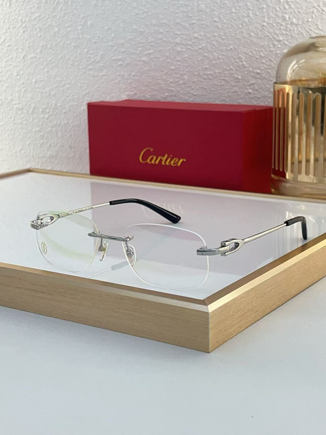 Ca*t1er glasses