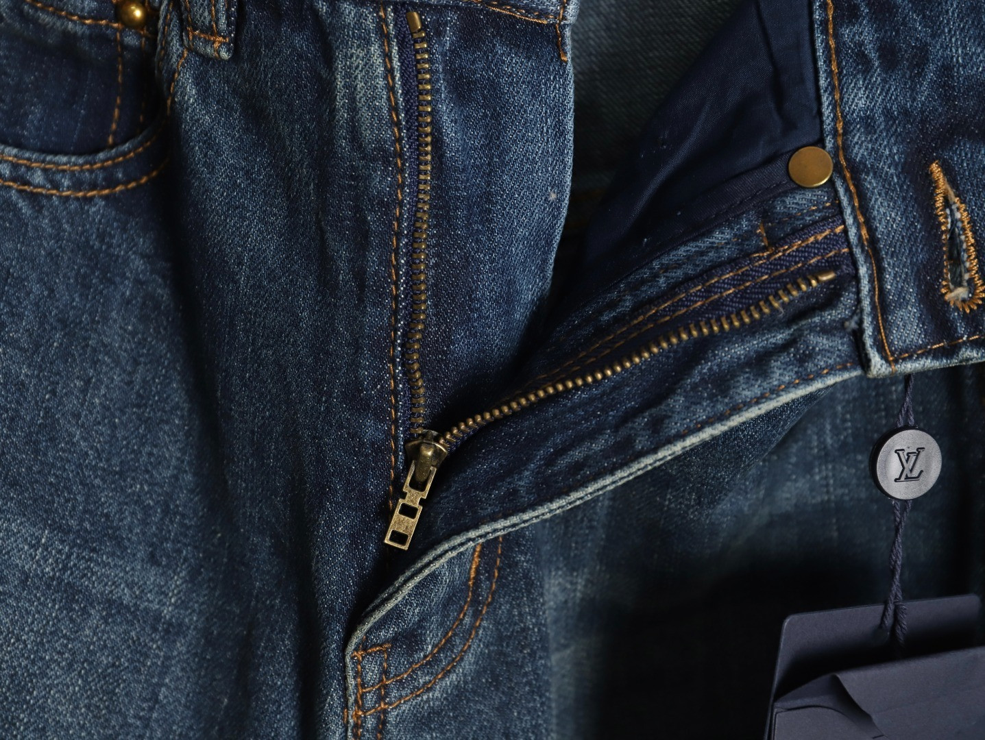 l0vis Vvtt0n jeans
