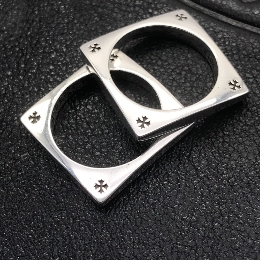 Ch*0me He**ts square ring