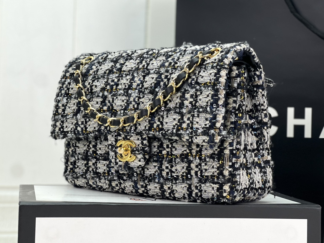 CHANEL CLASSIC 11.12 HANDBAG Tweed & Gold-Tone Metal 6 × 9.9 × 2.5 in