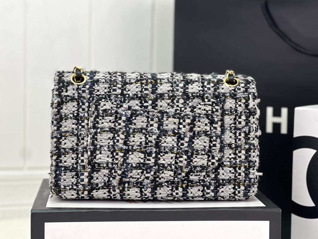 CHANEL CLASSIC 11.12 HANDBAG Tweed & Gold-Tone Metal 6 × 9.9 × 2.5 in