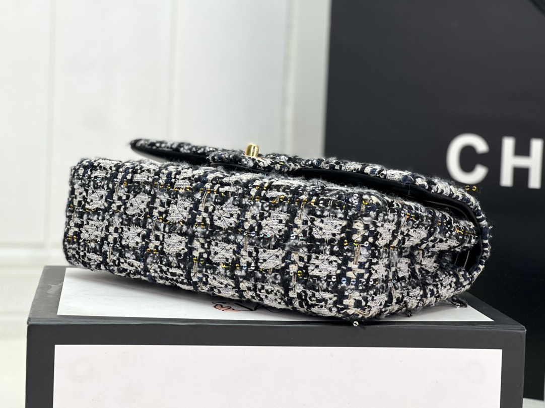 CHANEL CLASSIC 11.12 HANDBAG Tweed & Gold-Tone Metal 6 × 9.9 × 2.5 in