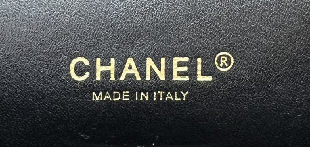 CHANEL CLASSIC 11.12 HANDBAG Tweed & Gold-Tone Metal 6 × 9.9 × 2.5 in