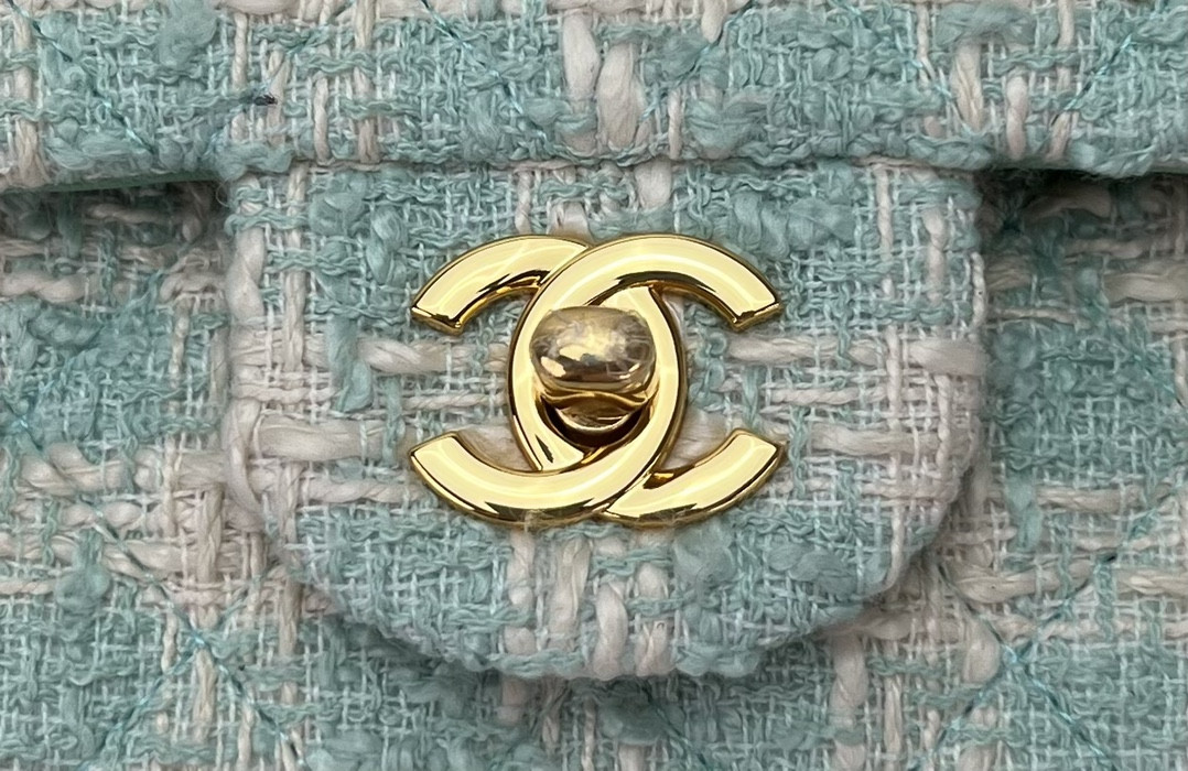 CHANEL CLASSIC 11.12 HANDBAG Tweed & Gold-Tone Metal 6 × 9.9 × 2.5 in