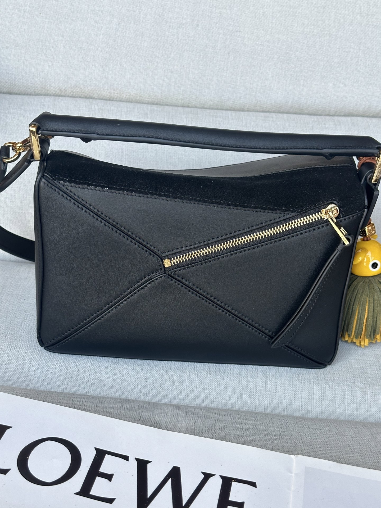 LOEWE Small Puzzle Bag in Classic Calfskin and Suede 16.5x24x10.5cm