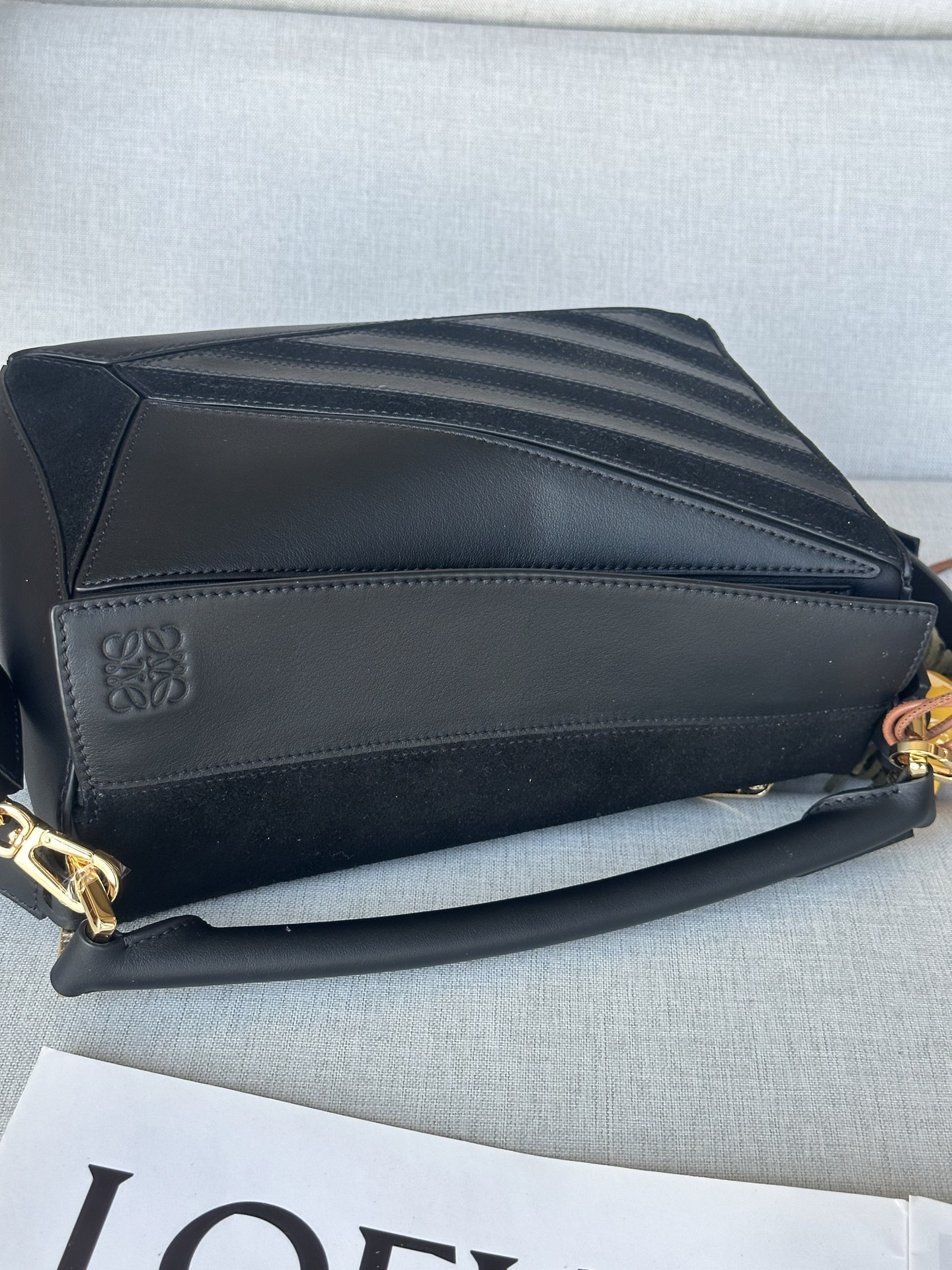LOEWE Small Puzzle Bag in Classic Calfskin and Suede 16.5x24x10.5cm