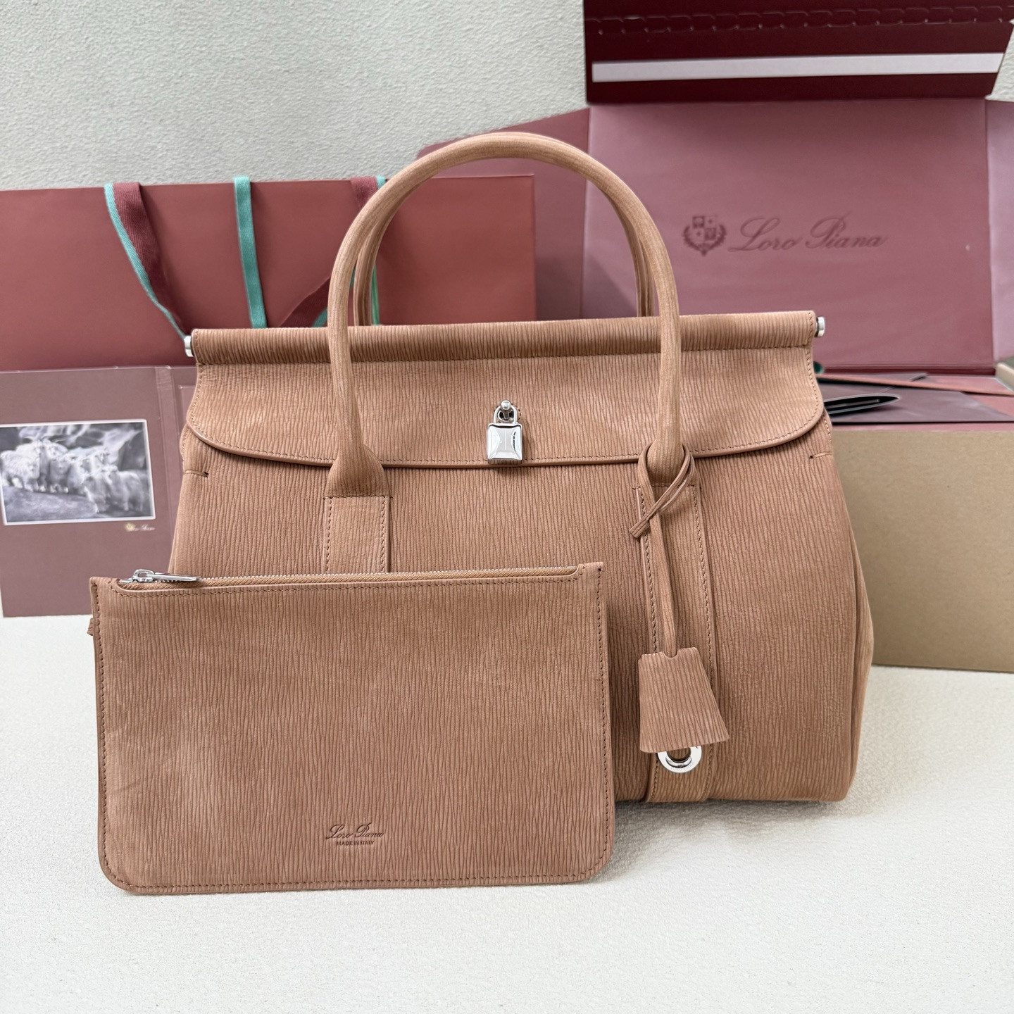 Loro Piana Loom L32 33x23x18cm