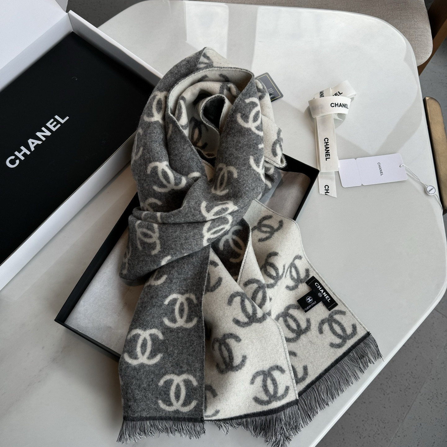 Ch**el scarf 35x180cm 92% wool 8% cashmere