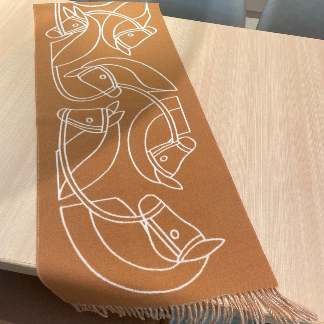 H**me5 scarf 40x195cm