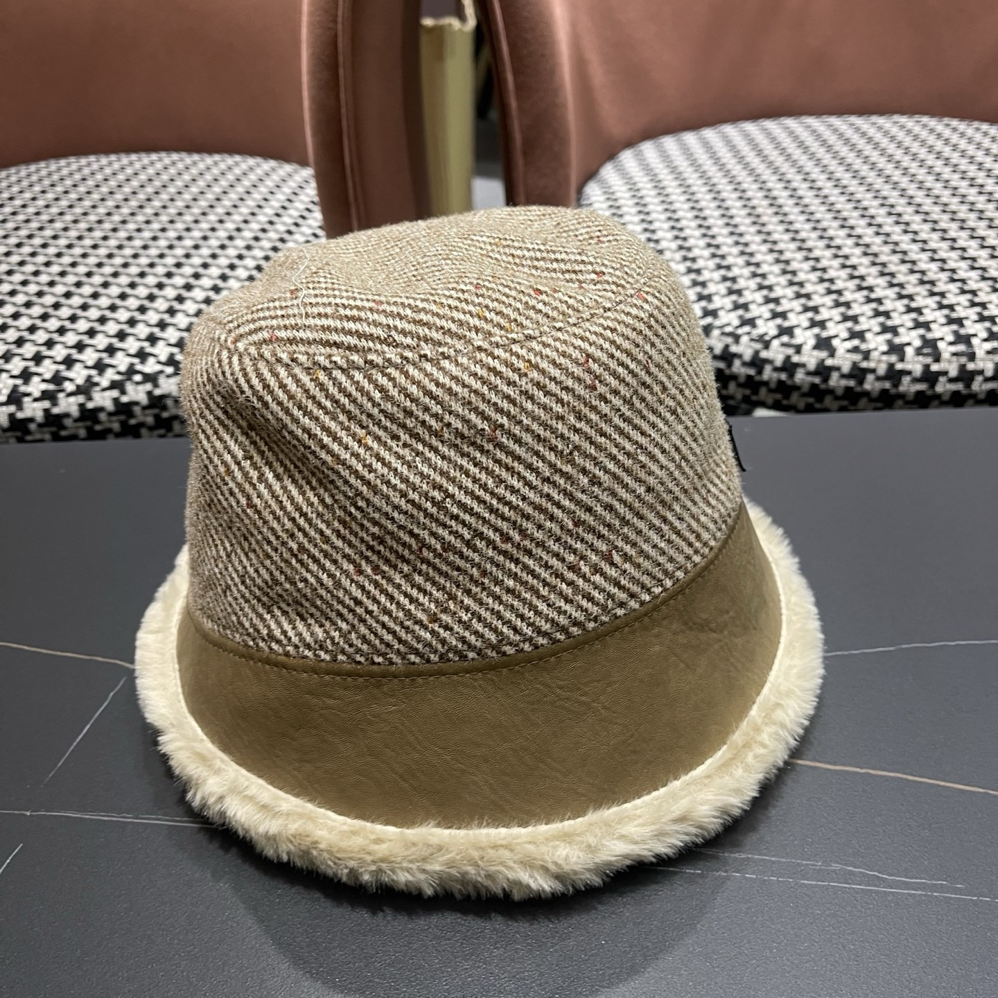 Ce1i*e bucket hat